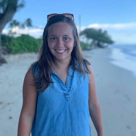 Meet your Posher, Kate - Picture 2 of 2